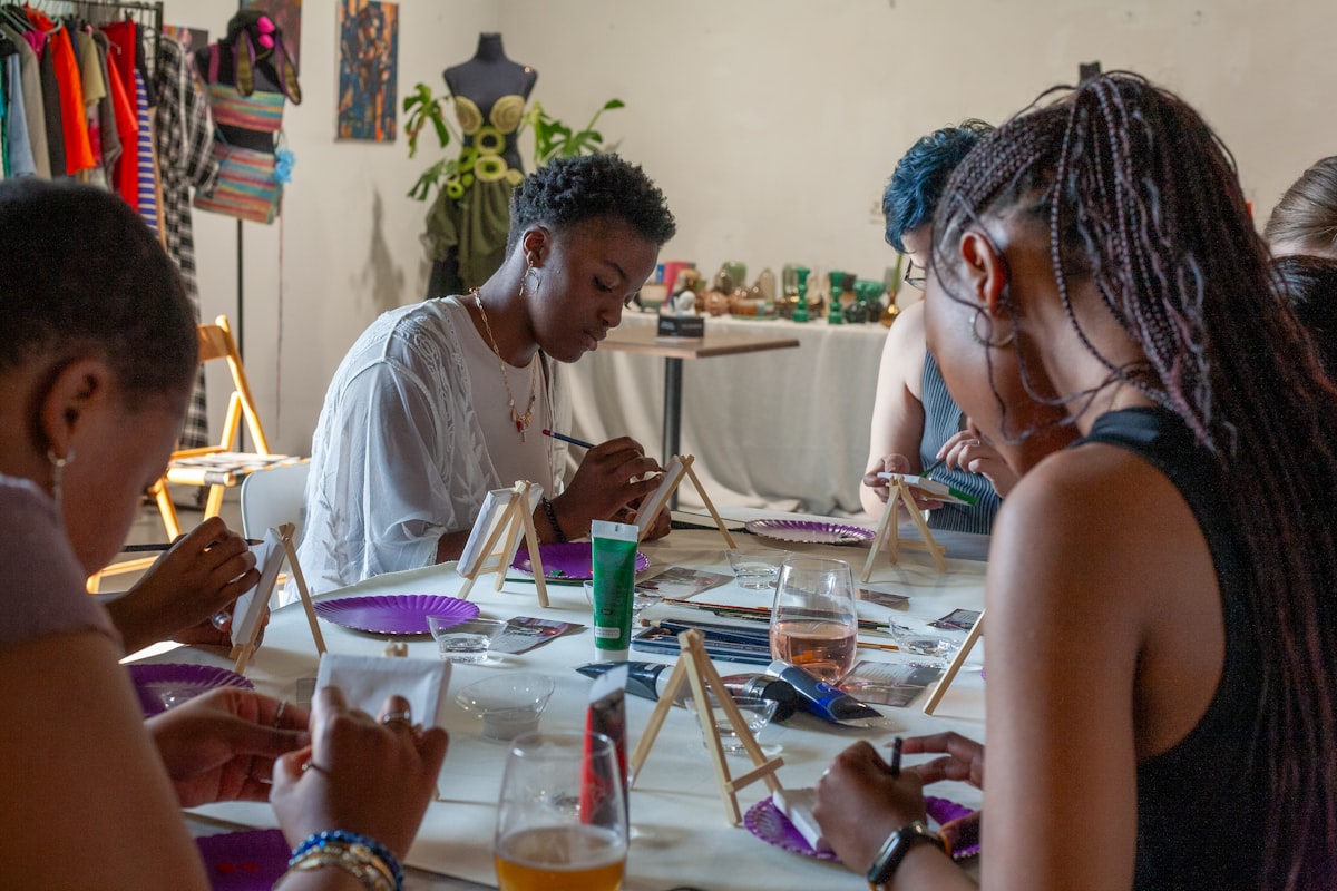 Atelier créatif en groupe (photo d'illustration)